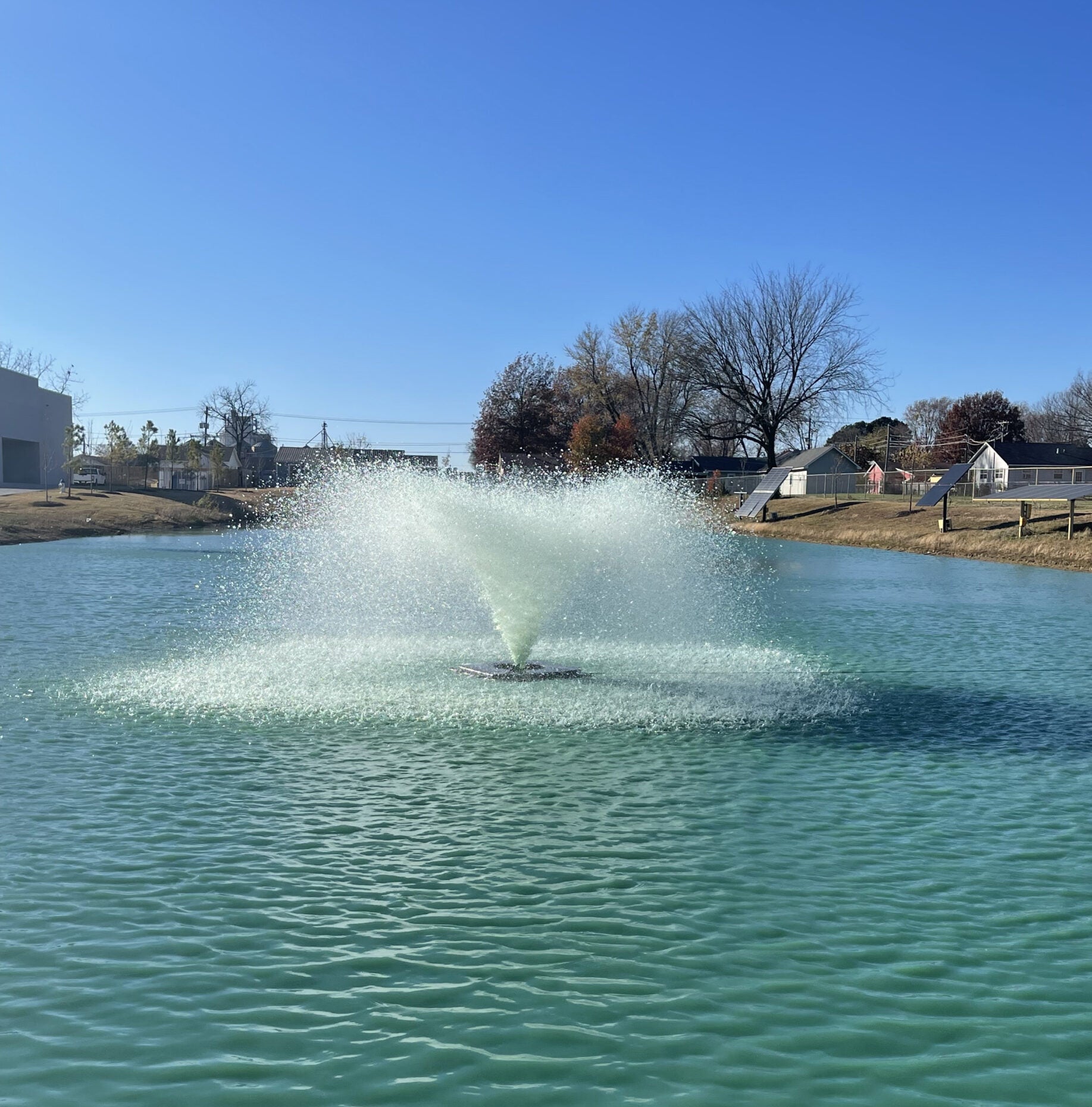 Outdoor Water Solutions Classic Series  – 1hp Aerating Pond Fountain, 230v
